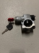 Stacyjka FSO Polonez Caro Plus z kluczykami