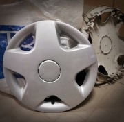 Kołpaki oryginalne Suzuki Wagon R+