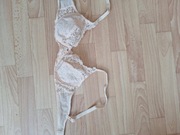 Biustonosz TRIUMPH Amourette 80B kolor brzoskwiniowy jasny