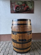 Barek LED z  beczki z dębowej po whisky.