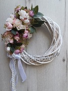 Wiosenny  wianek na drzwi  