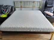 Lata 60-te, włoski design łóżko  z  polerowanego mosiądzu z materacem