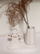 Ozdoba na stół anioł i wazon na podstawce manufaktura PKO