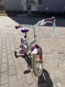 Dziecięcy rower Decathlon dla 3-4 latki dziewczęca kolorystyka sprawny