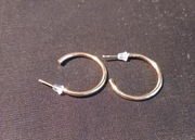 Złote kolczyki półkola