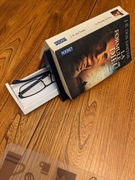 Stojak na książkę ze schowkiem na okulary 