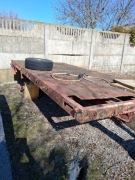 Pszyczepa 1 osówka z kołami. 