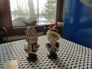 Stare porcelanowe popiersia dziewczyny i chłopca w stylu wiktoriańskim 