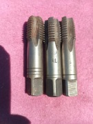 101. Komplet gwintowników ręcznych calowych W7/8"