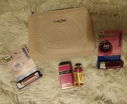 Prada candy 6,5ml,kosmetyczka Lancome i 2 balsamy do ust 