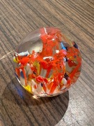 Śliczna szklana kula ozdoba przycisk do papieru 