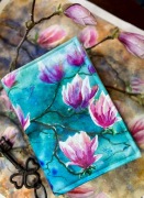Okładka na książkę (otulak) z magnoliami – autorska akwarela - na prezent