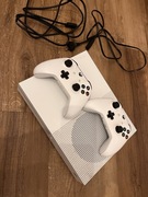 Xbox One S z napędem + 2 białe pady + HDMI | Zestaw