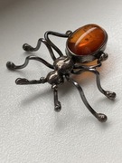 Srebrna broszka pająk