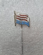 Odznaka KS Cracovia flaga z 1991 r. Srebrna przypinka wpinka 