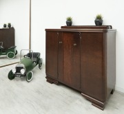 Zabytkowa komoda z lat 30-tych w stylu art deco. Po renowacji.