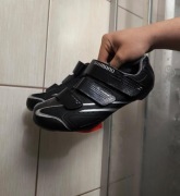 Męskie buty 39  rowerowe marki Shimano, przeznaczone do kolarstwa szosowego