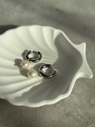 Perły naturalne Kolczyki kółka z perłami Zezu jewelry