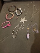 Zestaw naszyjniki, bransoletki dla małej księżniczki 