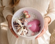 Zestaw prezentowy świeca serce + apaszka + zakładka - na dzień Matki 