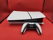 PS5 Slim z napędem 1TB - jak nowa, rękojma sklepu do 12.2026