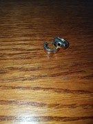 Biżuteria. Kolczyki koloru złotego .