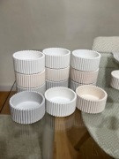 Osłonka pojemnik ryflowany prążki baza do świec, gips ceramiczny