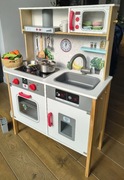 Drewniana kuchenka dla dzieci