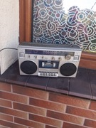 Radiomagnetofon firmy Nippon