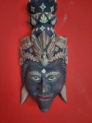 Maska płaskorzeźba