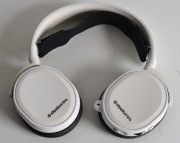 Słuchawki gamingowe SteelSeries z serii Arctis