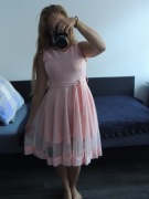 pudrowa elegancka sukienka z tiulową spódnicą S/M