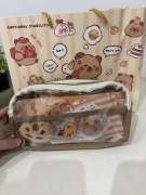 Piórnik szkolny kapibara z akcesoriami