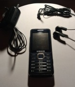 Zestaw Telefon SAMSUNG GT-S5610 Oryg ładowarka i Oryg słuchawki Nowe !
