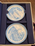 WEDGWOOD 2 ładne małe ozdobne talerzyki w pudełku 