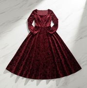 Sukienka burgundowa wieczorowa długa elegancka aksamitna w kwiaty stylowa