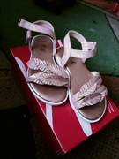 Sprzedam sandały dla dziewczynki 