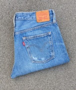 Levi's 501 W28 L34.