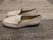 Buty Mokasyny Michael Kors Carlson Loafer 40F4CSFP1L kremowy roz.42,5