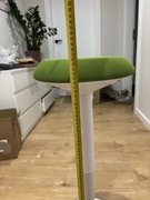 Krzesło typu swing idealne do pracy dla kosmetyczek i nie tylko