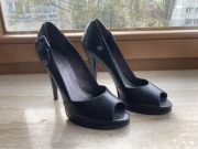 Szpilki Guess rozm 37