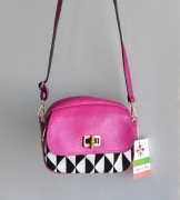 Włoska torebka listonoszka fuksja skóra naturalna