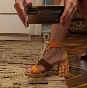 Piękne oryginalne sandały na słupku Ulmani