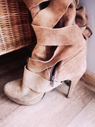 Skórzane zamszowe kozaczki 38