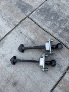 Mazda cx3 ogranicznik drzwi prawy