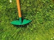 Motyczka którą każdy ogrodnik powinien mieć! 