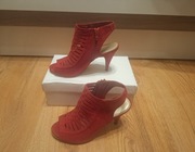 Czerwone zamszowe buty Graceland (Deichmann)