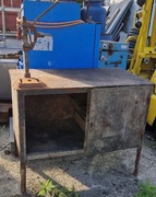 Stół warsztatowy z stojanem i wiertarką szafka metalowa narzędziowa