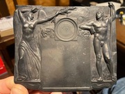 Stara plakieta - secesja lub art deco.