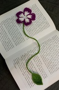 Szydełkowy kwiat zakładka do książki 